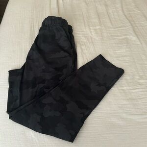 Lululemon city joggers size 4 good used condition